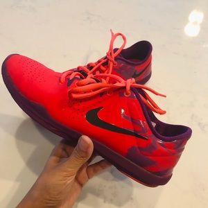 Bright Red Fitsole Nike shoes